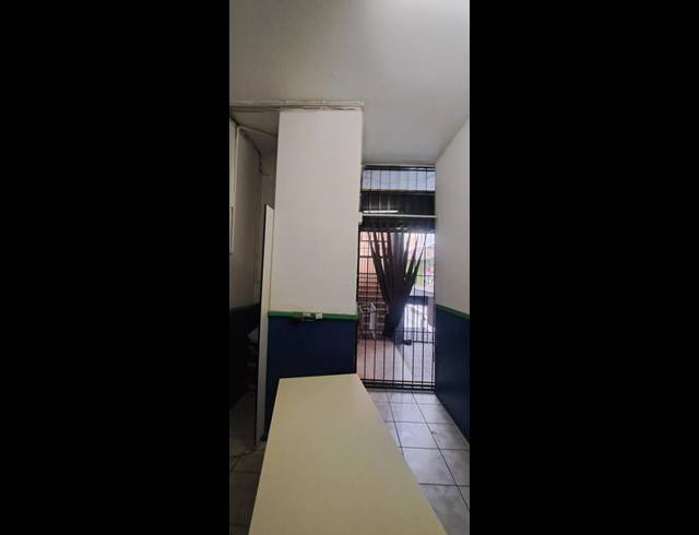 BUSINESS PROPERTY TO RENT IN SOUTH KENSINGTON